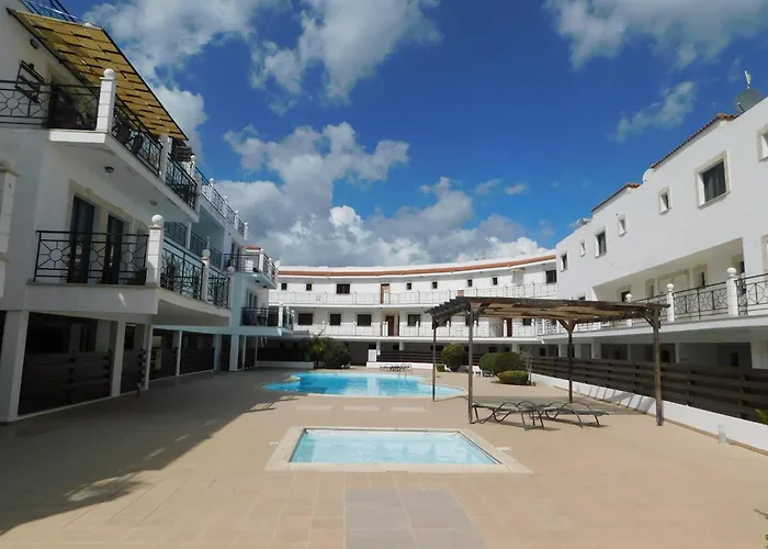Paramount Gardens Resorts C202