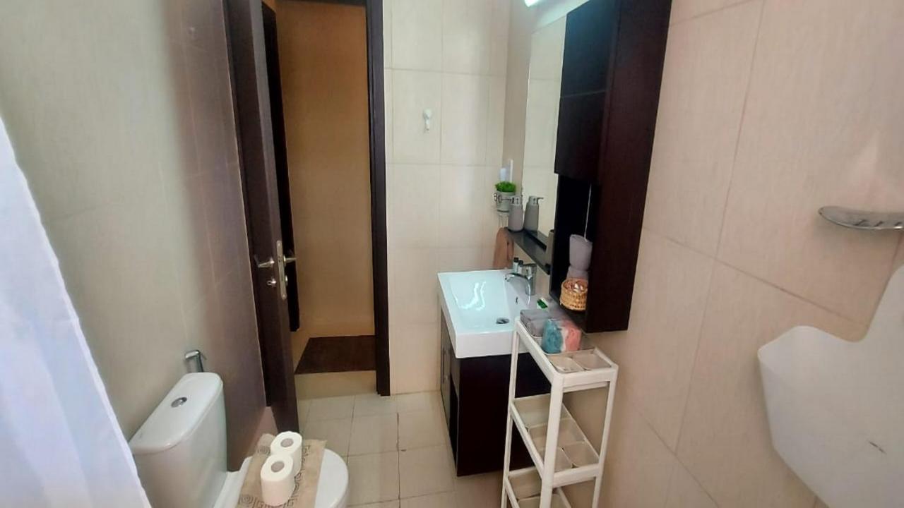 Paramount Gardens C202 Apartament *